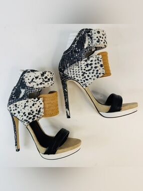 New Mia Limited Edition sz 6 Rocco Stiletto Heels Leather Snake Skin Print Black